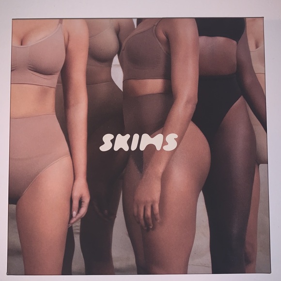 SKIMS Core Control thong - Picture 3 of 9